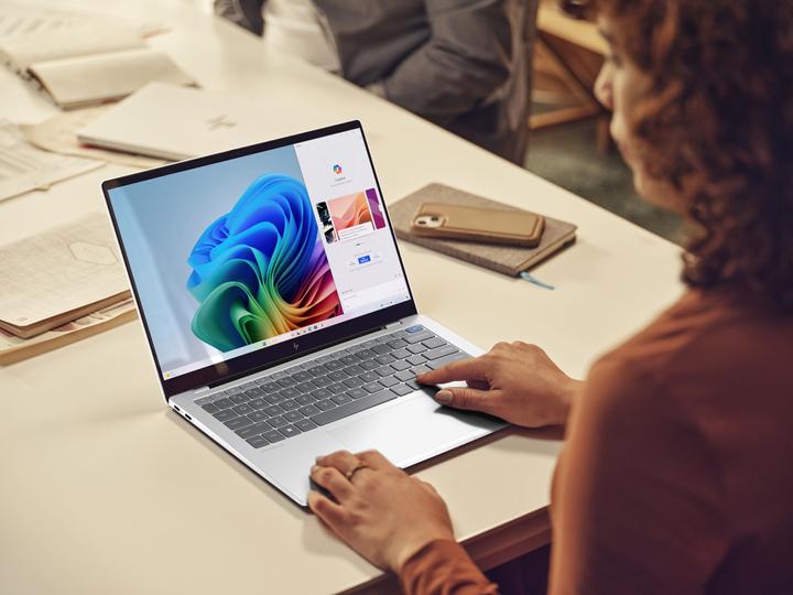 Produktbild HP OmniBook Ultra 14-fe1025nd - Copilot+ Laptop - 14 inch (B0QV3EA#ABH) (14", Snapdragon X Plus X1P-42-100, 16 GB, 512 GB, Eng. Int.)