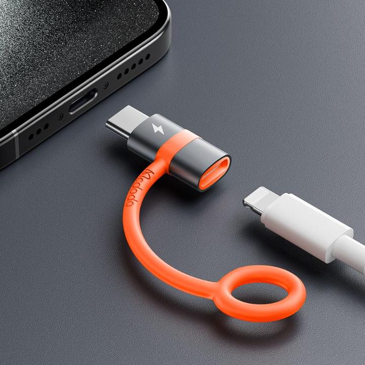 Actual product image Mcdodo Lightning to USB-C adapter (Lightning, USB-C)
