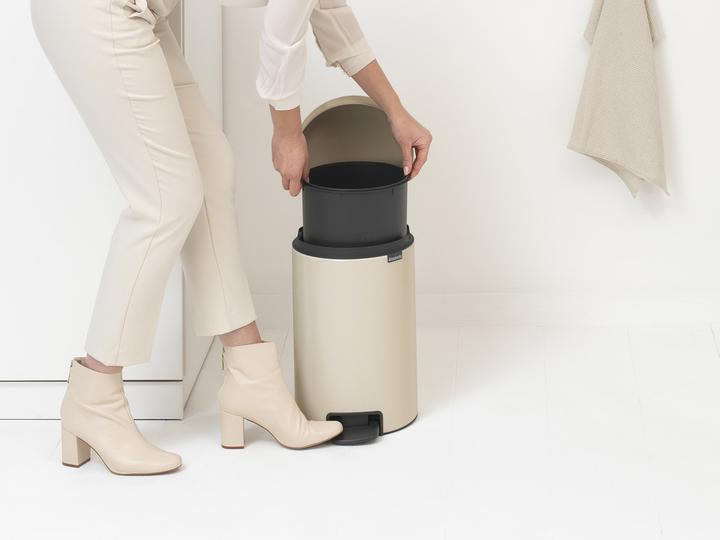 Image du produit Brabantia Poubelle à pédale NewIcon 12 l, Soft Beige (12 l)