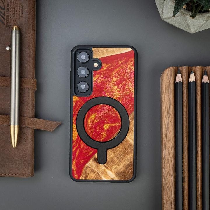 Actual product image Bewood Unique MagSafe Paris wood and resin case for Samsung Galaxy A55 5G - red and gold (Samsung Galaxy A55)