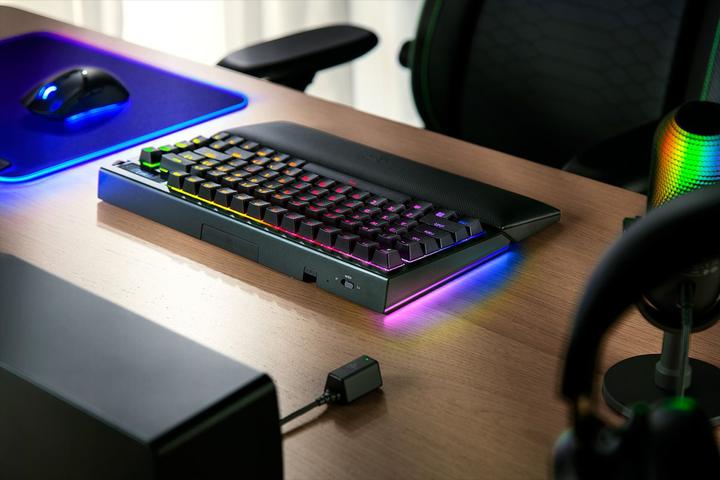 Image du produit Razer BlackWidow V4 Pro (ING. Int., Sans fil, Filaire)