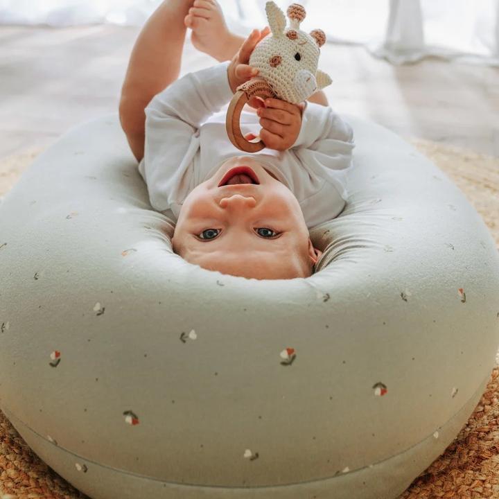 Immagine prodotto Träumeland Cuscino per l'allattamento elastico con coniglietto coccoloso verde (180 cm)