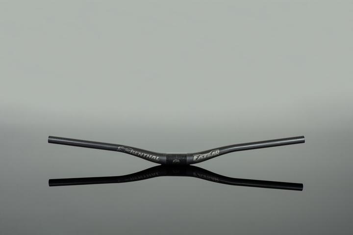 Actual product image Renthal V3 Fatbar Lite Carbon Riser Handlebar, 35.0, 760x30mm, carbon/gold (35 mm)