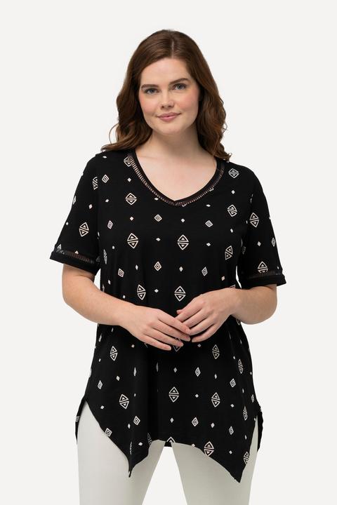 Image du produit Ulla Popken T-shirt en coton bio, motif losanges. Col en V et manches courtes. (42, 44)