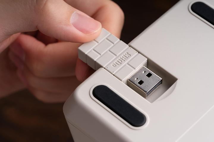 Immagine prodotto 8bitdo Numpad meccanico Retro 18 (M Edition) - Numpad (Tastierino numerico, Cablato, Senza fili)