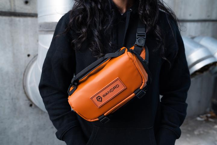 Actual product image Wandrd ROGUE Sling, Sedona Orange, 3 Liter (Camera shoulder bag, 3 l)