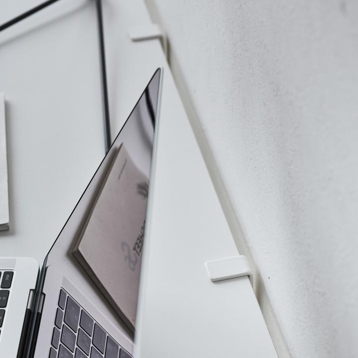 Actual product image Yamazaki Untertisch-Kabel- und Router-Organizer SMART