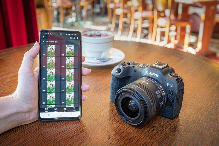 Produktbild Canon EOS R8 Kit - (EU) (24 - 50 mm, 24.20 Mpx, Vollformat)