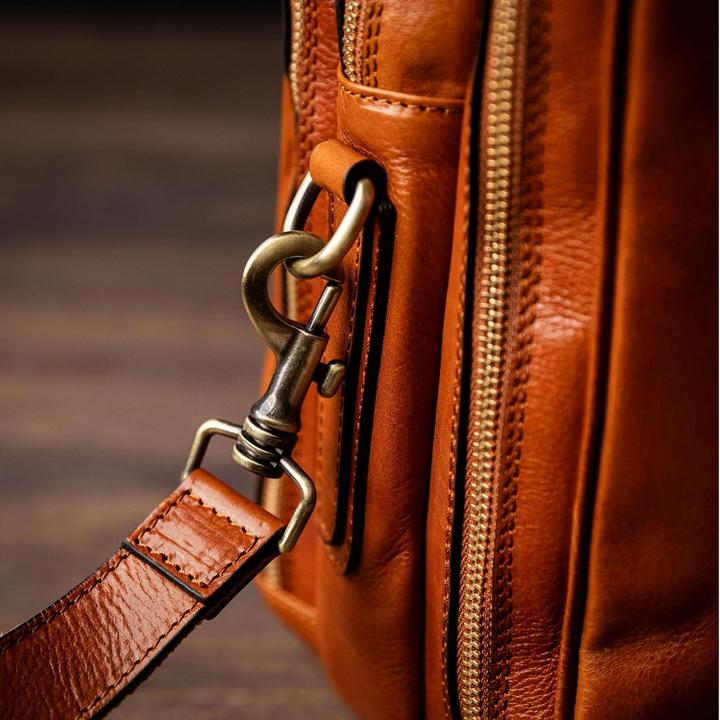 Actual product image Time Resistance Large Leather Laptop Bag (15", Universal)