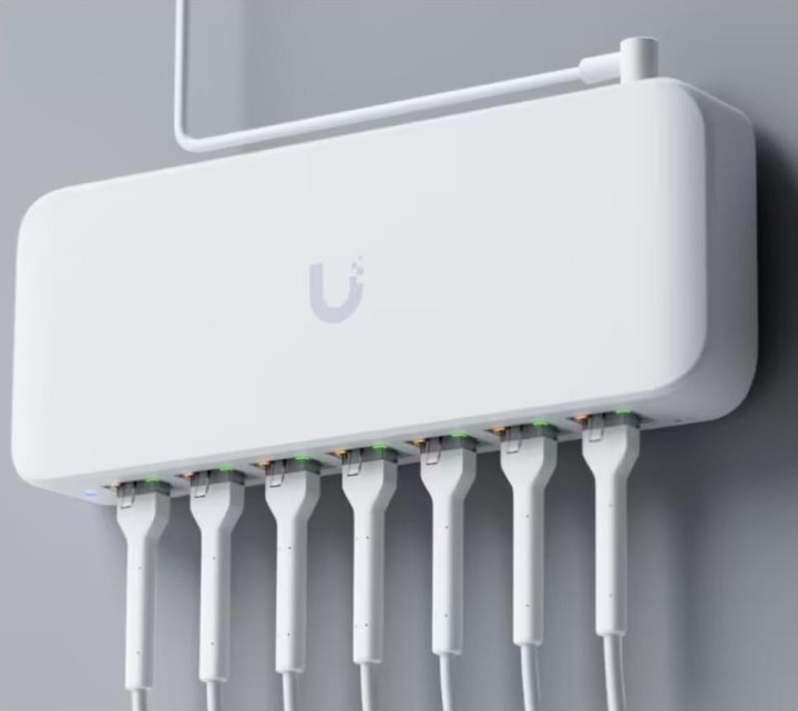 Actual product image Ubiquiti Ultra 210W (8 Ports)