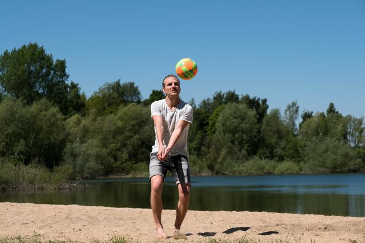 Produktbild Schildkröt Fun Sports Neopren Beachvolley (5)