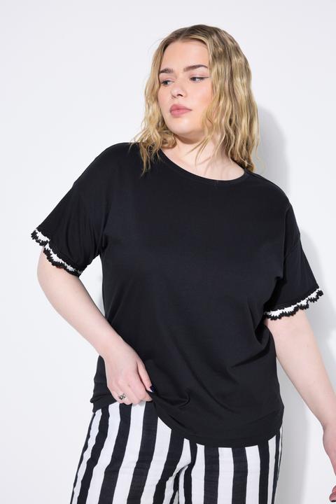 Actual product image Studio Untold Crochet Trim Tee (54)