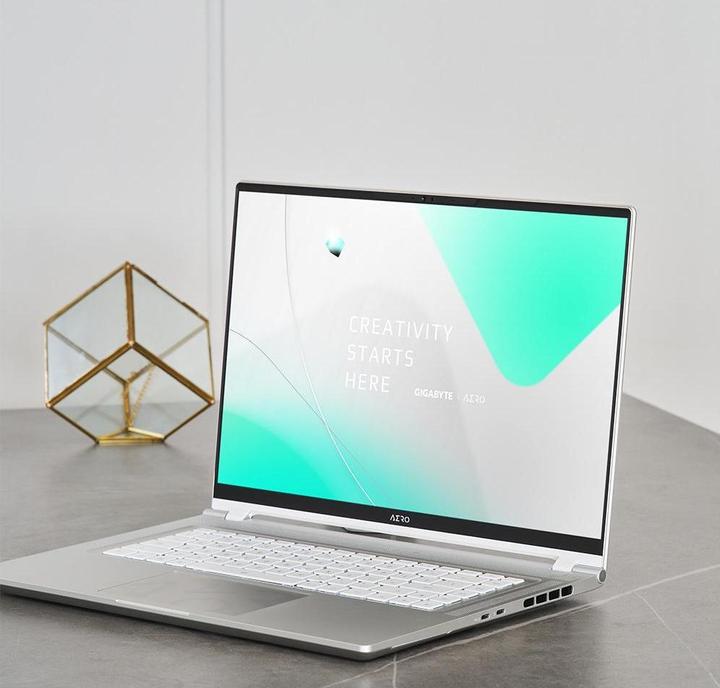 Actual product image Gigabyte Aero 16 OLED (16", 1000 GB, 32 GB, DE, Intel Core i9-13900H)