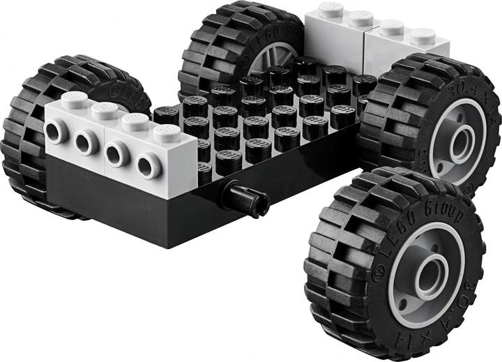 Actual product image LEGO Repair workshop (70821)