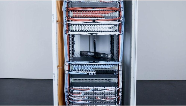 Actual product image PATCHBOX PLUS+ CAT.6A STP GREY 1.8M