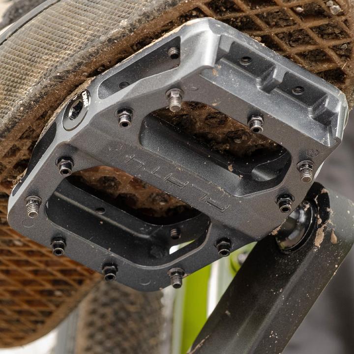 Actual product image DMR Flat 4 Flat-Pedal, grey