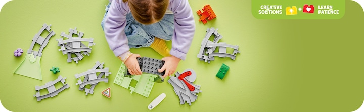 Actual product image LEGO Railway tunnels and tracks - expansion set (10425)