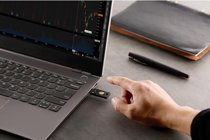 Actual product image Kensington VeriMark NFC+ Security Key - USB-A
