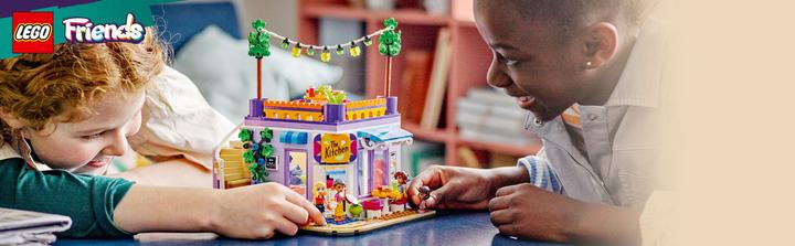 Actual product image LEGO Heartlake City Community Kitchen (41747, LEGO Friends)
