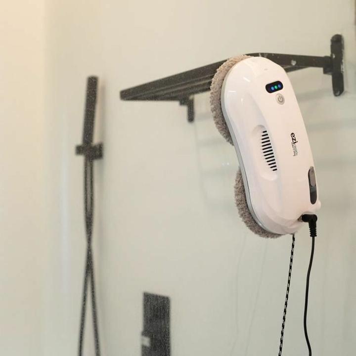 Actual product image Eziclean Windobot S3 Max