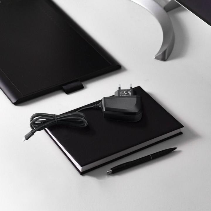 Actual product image Cable Blue Star BLUE STAR LITE travel charger 1A 5W with cable Micro USB TFK-TC-1095B black (5 W)