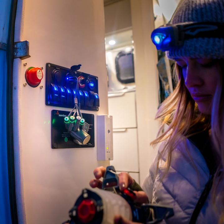 Produktbild Pale Blue Home Conversion Kit USB-C (28 Stk., 9V Block, AA, AAA, D, 1560 mAh)