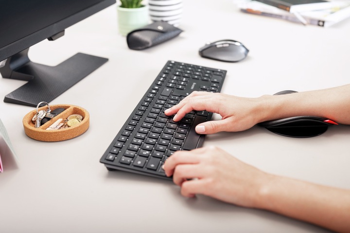 Actual product image CHERRY KW 9100 SLIM (FR, Cable)