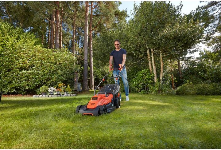 Actual product image Black & Decker Blac Lawn Mower BEMW471BHQS 1600W 38cm Cutting Width, 45L Grass Collector (Electrical connection)