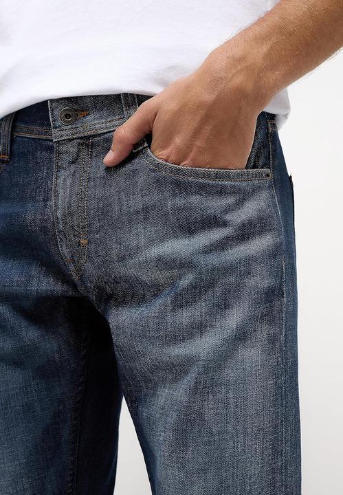 Immagine prodotto Mustang Oregon affusolato a pieghe con risciacquo scuro (W28/L32)