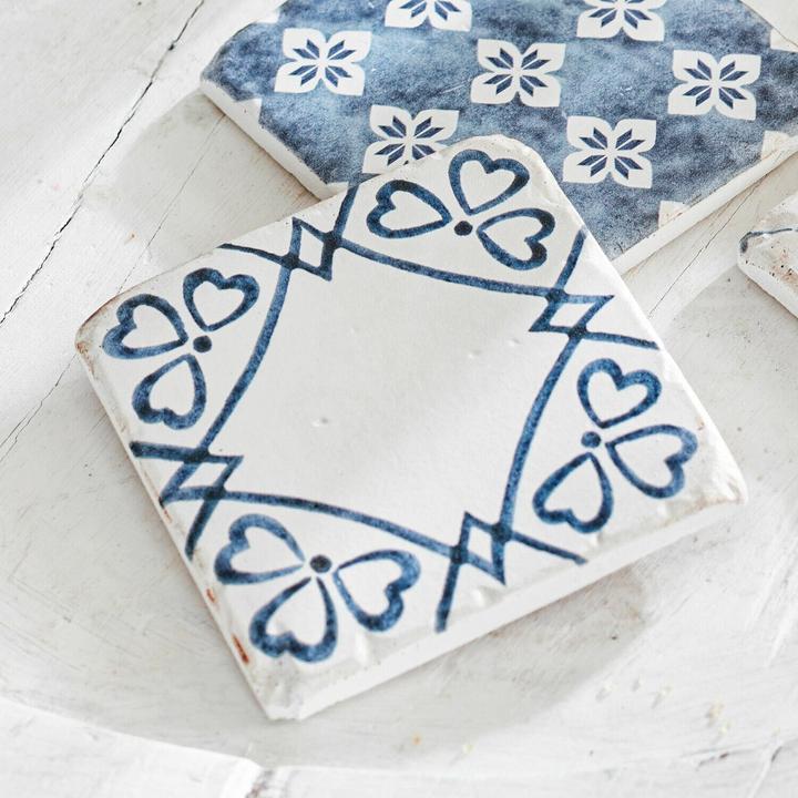 Immagine prodotto Loberon Set di sottobicchieri 4 Sliwa bianco/blu (4 x, Sottobicchiere in vetro)