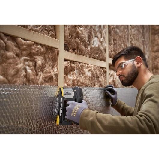 Actual product image Stanley Handtacker 4-in-1 Multi Composit