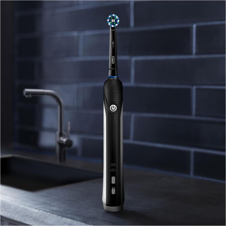 Actual product image Oral-B Pro 1 750 (Oscillating toothbrush)