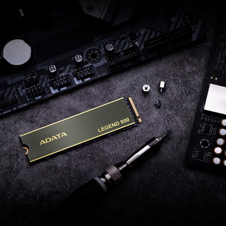 Actual product image Adata Legend 800 (2000 GB, M.2 2280)