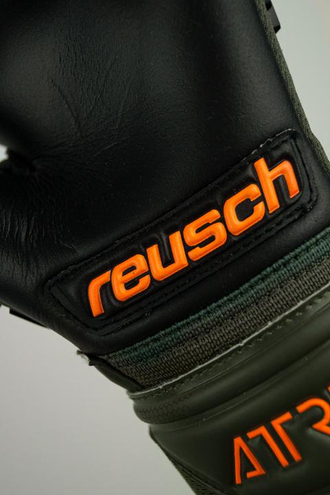 Actual product image Reusch Attract Freegel Silver (4)