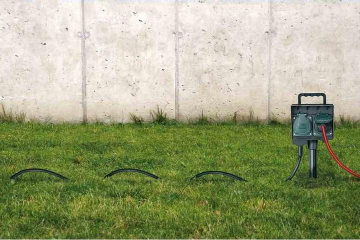 Produktbild Brennenstuhl Gartensteckdose mit Erdspiess (4 x, CEE 7/3, 1.40 m)