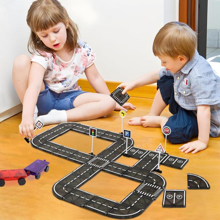 Actual product image Playmags Magnetic tile road set