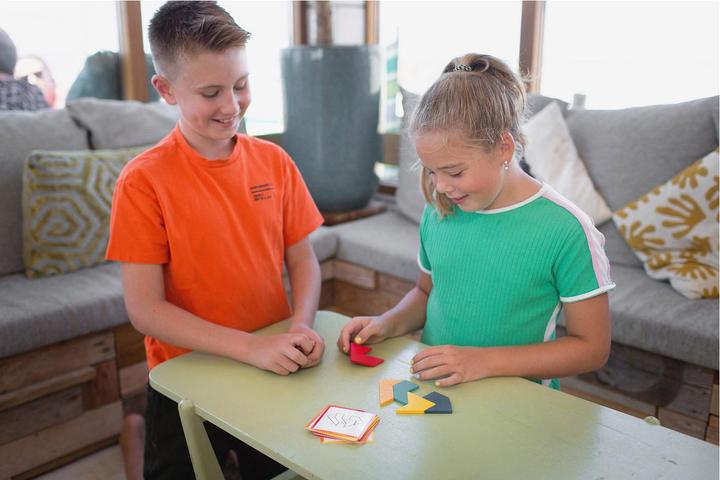 Actual product image BS Toys Pointy Puzzle - Card Game with Shapes (German, French, Italian)