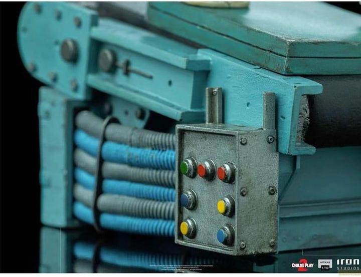 Actual product image Iron Studios Chucky, la poupée de sang statuette 1/10 Art Scale Chucky 15 cm