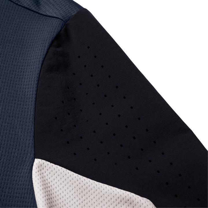 Actual product image Fox Defend SS Jersey (M)