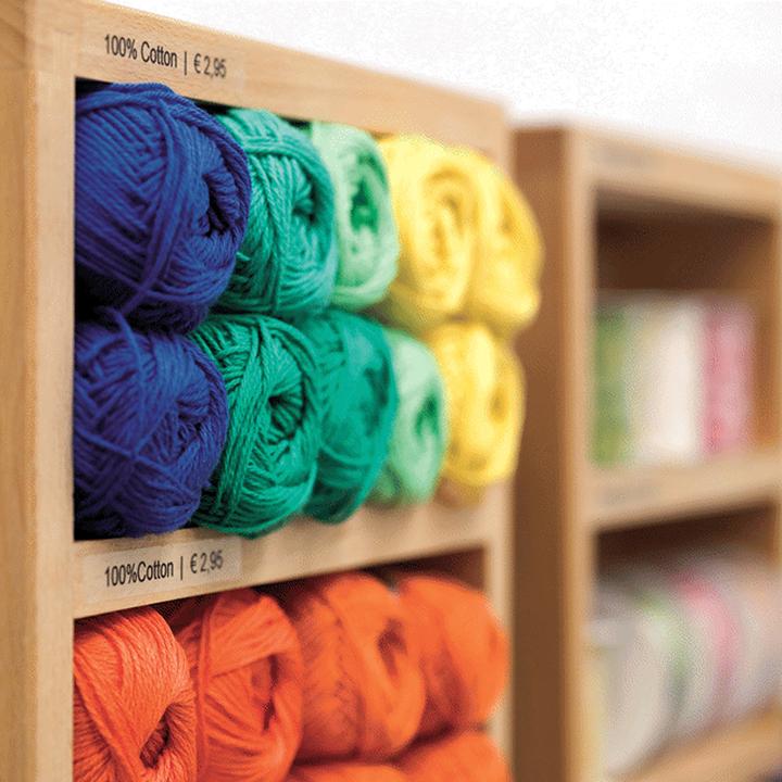 Produktbild Dymo D1 Schriftband 43610 6mmx7.0m schwarz->transp. (0.60 cm, Schwarz, Transparent)