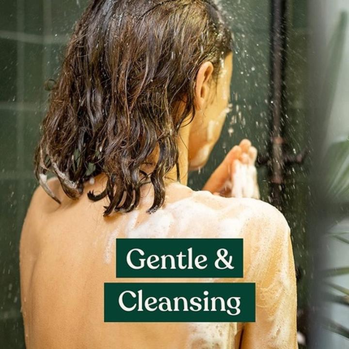 Actual product image The Body Shop Almond Milk Cleansing Face & Body Soap (Facial cleansing wipes, 100 g)