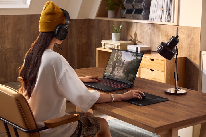 Image du produit ASUS TUF Gaming A16 RTX 4060 (15.98", AMD Ryzen AI 9 HX 370, 16 Go, 1000 Go, DE)