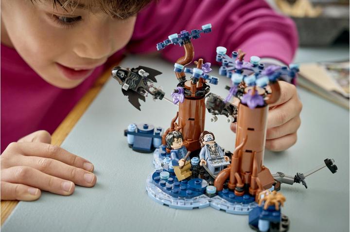 Produktbild LEGO Verbotener Wald: Expecto Patronum (21593)