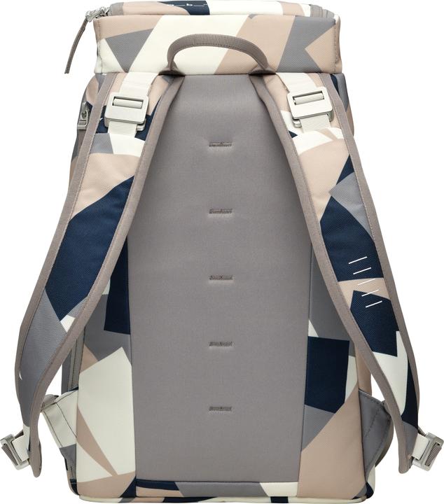Actual product image D_b_ Hugger Backpack 20L (20 l)