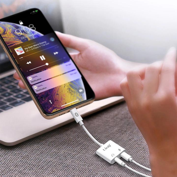 Actual product image LinQ Audio and charging adapter with 3.5mm jack /Lightning connector (Lightning, 3.5mm jack, Lightning)