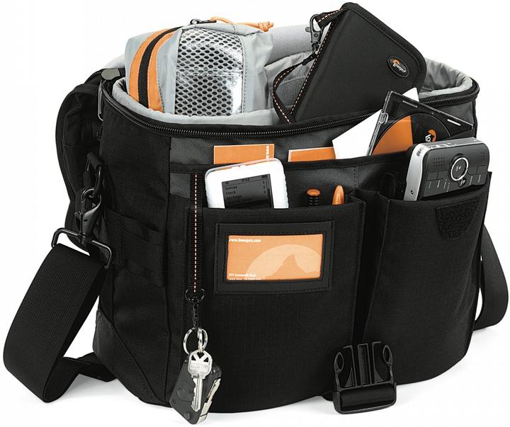 Actual product image Lowepro Stealth Reporter D550 AW, shoulder bag, black (Camera shoulder bag)