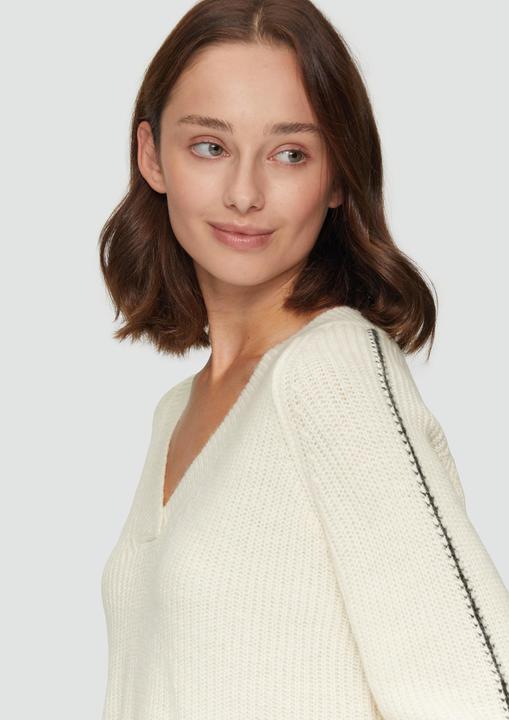Produktbild s.Oliver Strickpullover Strickpullover mit V-Ausschnitt und Kontrast-Details (42)