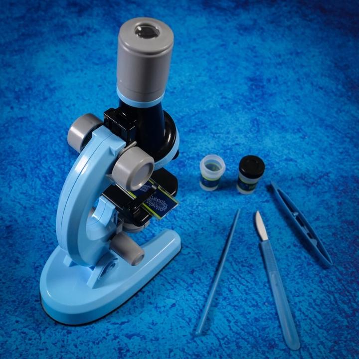 Actual product image No Name I'm a Genius - Microscope