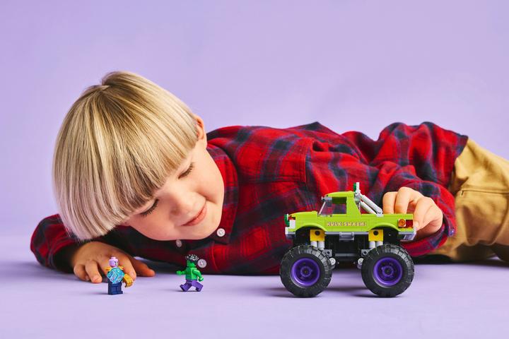 Actual product image LEGO Hulk truck vs. Thanos (76312, LEGO Super Mario)