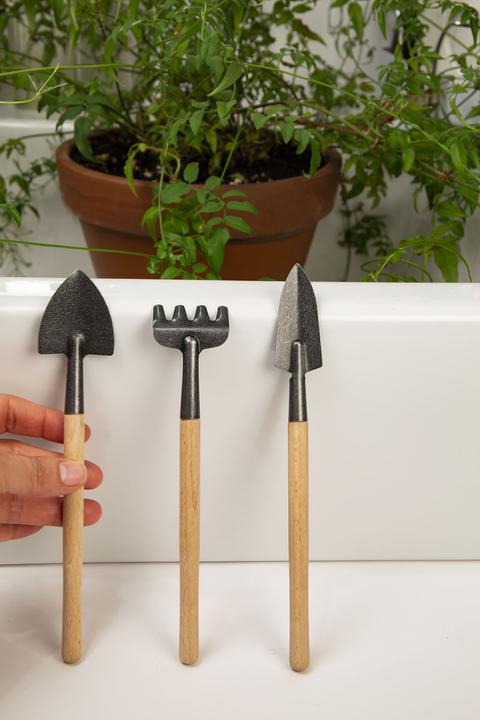 Actual product image Kikkerland Garden Tool Set